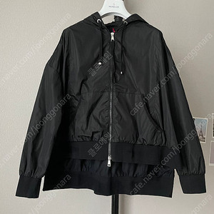 (정품)몽클레어(moncler)후드 언발란스 바람막이 Comte 블랙컬러 사이즈1