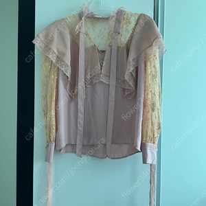 옷장 정리. 쟈니헤잇재즈 이자벨마랑 산드로 셀프포트레이트 시스템