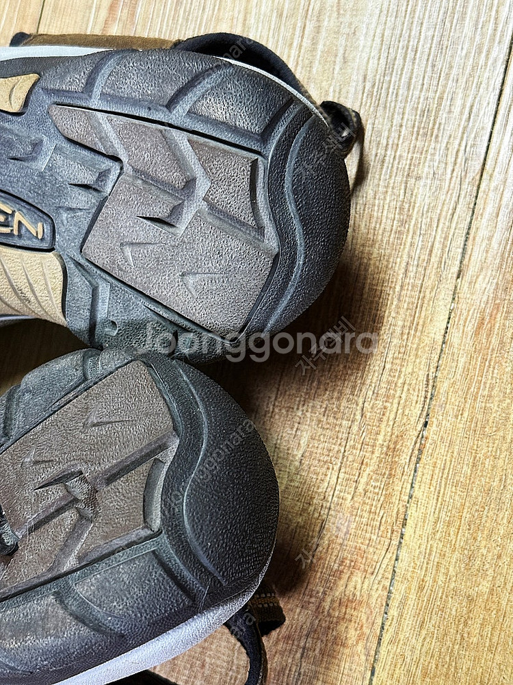 KEEN 뉴포트 시리즈 샌들 팝니다.(290mm)--4