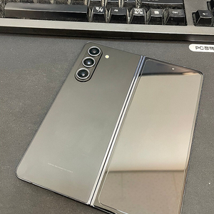 갤럭시Z폴드5 블랙 256GB 무잔상 상태좋은 중고68만팝니다.