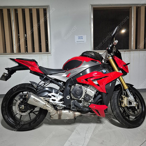 S1000R 20700키로 16년식 레드색상 짧은키로수 판매 가격내림