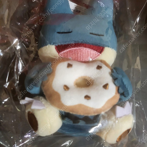 포켓몬스터 크리스피크림도넛 먹고자 인형 키링 판매합니다.