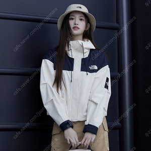 새옷 더현대구입 노스페이스 바람막이 M