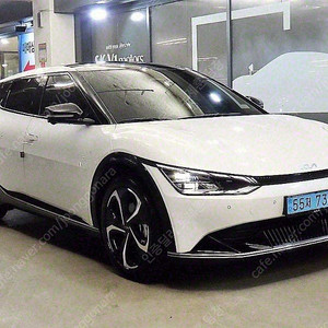 EV6 중고 EV6 중고차 흰색 2023년식 26,281km 롱레인지 AWD 어스 가성비 중고차
