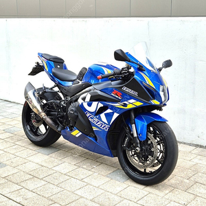 2017 GSX R1000 GP블루 알천 판매합니다.