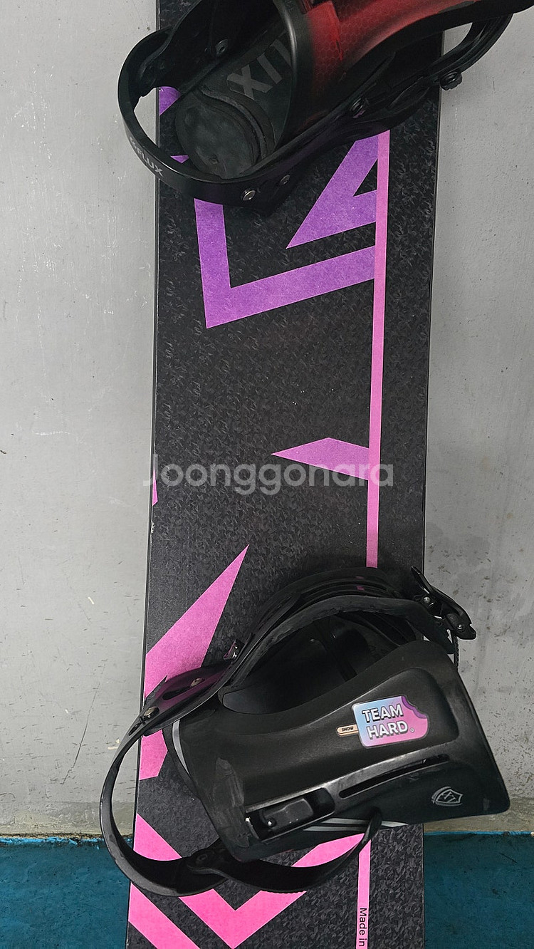 스노우보드 데크 24/25 avel 원티탄 그래픽 판매합니다. 158--2