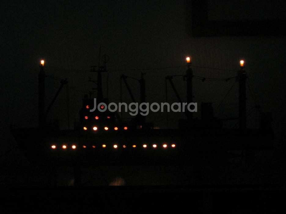 동원산업 로고가 보이는 모형배 ,,, 220V ,,, ...--4
