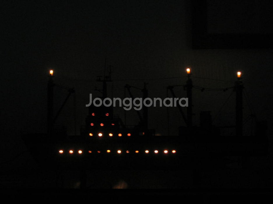 동원산업 로고가 보이는 모형배 ,,, 220V ,,, ...--6