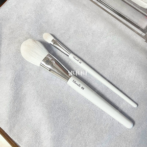 필리밀리X레오제이: 쉐딩 컨투어링 브러시(코/턱)