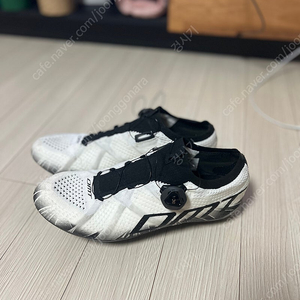 DMT KR1 신발 판매합니다