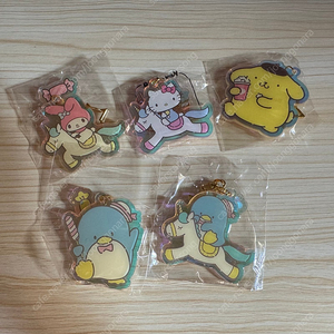 산리오 오로라 시크릿 키티 마이멜로디 폼폼푸린 턱시도샘 키링 미개봉