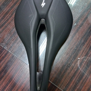 스폐셜라이즈드 파워콤프 안장