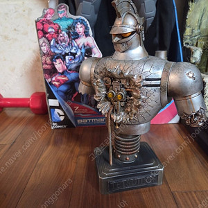 철인28호 유명 크리에이터 흉상 초합금? 판매합니다