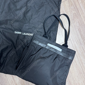 Saint Laurent 생로랑 나일론 토트백 (블랙)