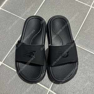 뉴발란스 슬리퍼 쿠셔닝 블랙 240