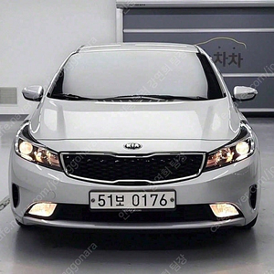 K3 중고차 시세 은색 2017년식 17,720km 1.6 GDI 트렌디 수원중고차