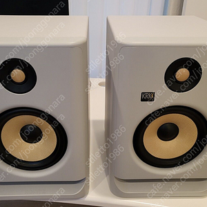 KRK ROKIT7 G4 스피커 화이트1조 팝니다