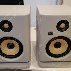 KRK ROKIT7 G4 스피커 화이트1조 팝니다