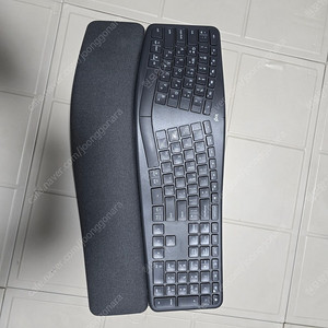 로지텍 ERGO K860 무선 인체공학 키보드
