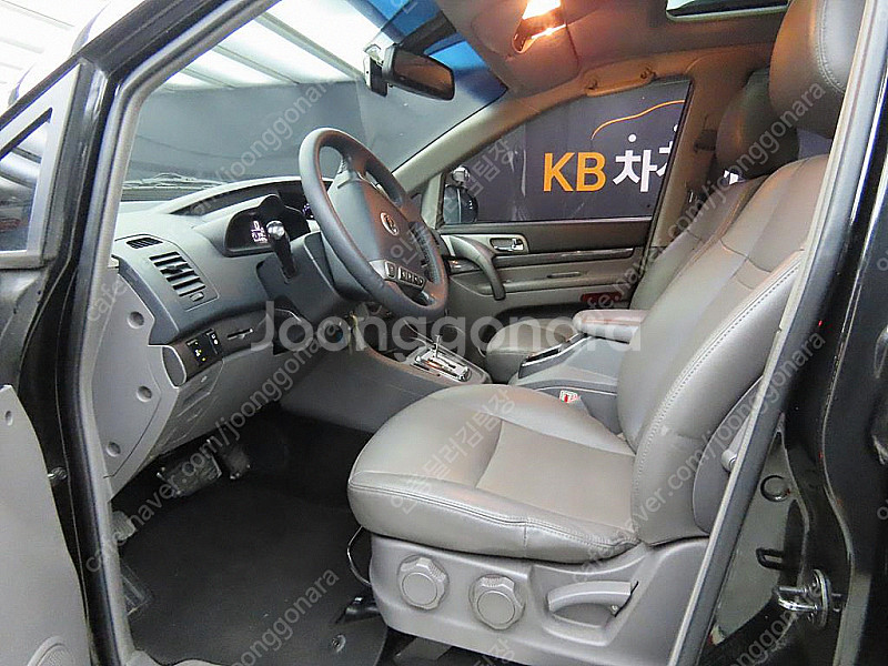 KG모빌리티(쌍용) 코란도투리스모 4WD LT 판매합니...--4