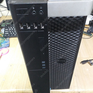 DELL Precision T5610 컴퓨터 2대입니다