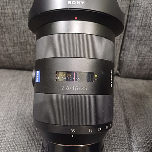 소니 알파 마운트 sal1635za f2.8 zeiss 광각 렌즈 팝니다.가격인하