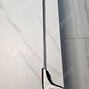 스릭슨 ZX 드라이빙 아이언 23도 판매합니다 샤프트 경량스틸 ns pro 950 정품이고 상태 신품처럼 깨끗합니다