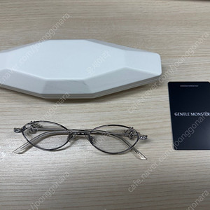 젠틀몬스터 캐럿 02 안경 글라스