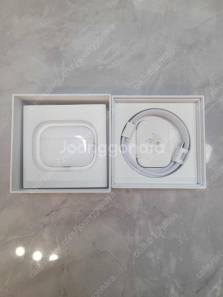 상태 완전 좋은 에어팟 프로 2세대 판매해요!--1