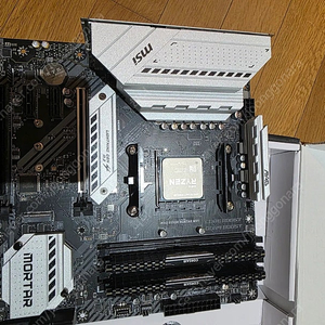 AMD 5700X3D + MSI MAG B550M MORTAR WIFI 박격포 + CORSAIR 3600 32g