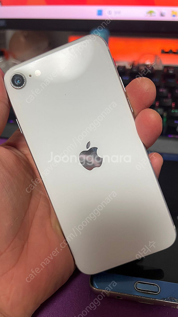 부품용 기기 팝니다 아이폰SE2 갤럭시 노트FE--4