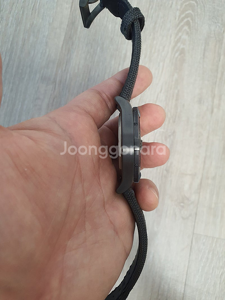 새제품급 브라이틀링 어벤저 블랙버드 티타늄 44미리--2