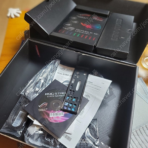asus rog strix z370-e gaming(wifi) 메인보드 판매합니다. 택배포함 7만원