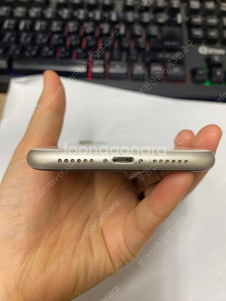 201672 아이폰11 화이트 AA급 128GB 무잔상...--6