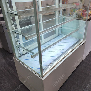 케이크 디저트 쇼케이스 4단