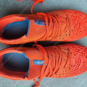 퓨마 제니스 블러디카이 프로 축구화 PUMA Mens Future 19.2 Netfit Fg Ag Sneaker 판매합니다.