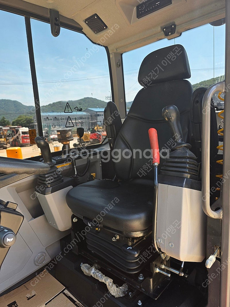 중고굴삭기 볼보 EW60EP 2022년식 회전링크, 코끼리집게 장착, 경북 고령소재 010-3563-6002--7