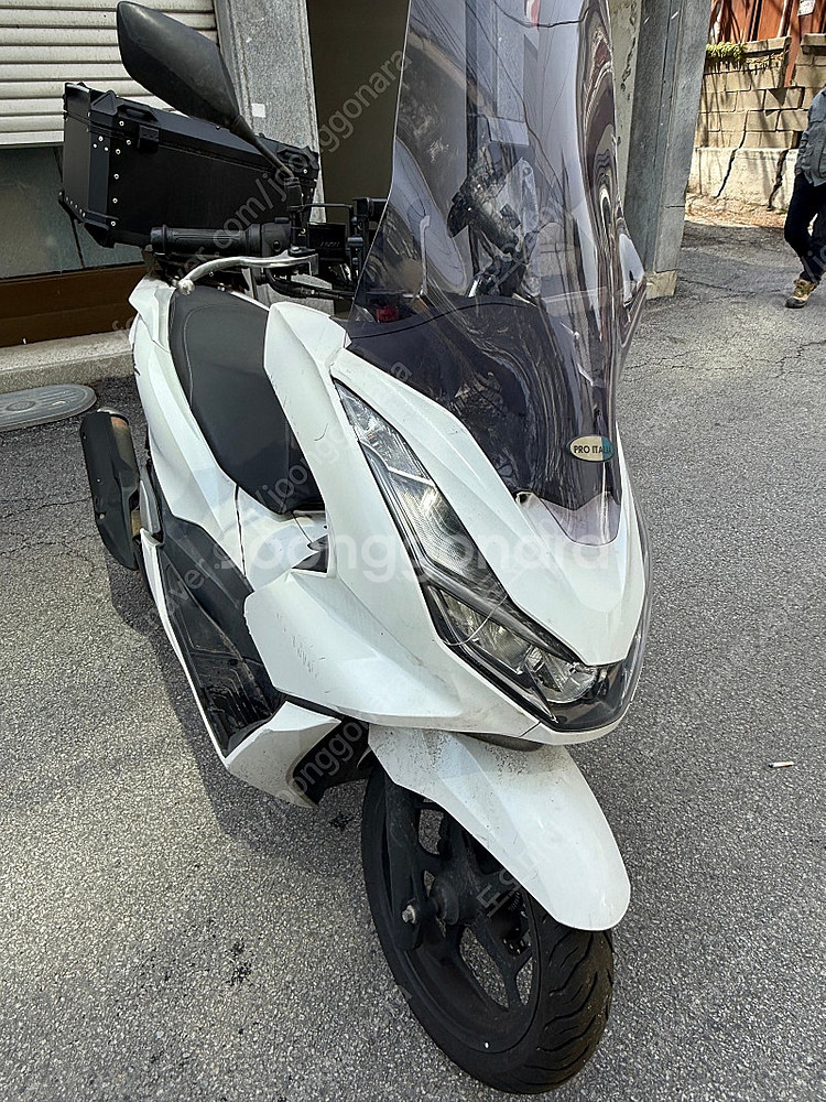 [의정부]Pcx125 화이트 21년식 24000키로 판매합니다 배달셋팅--1