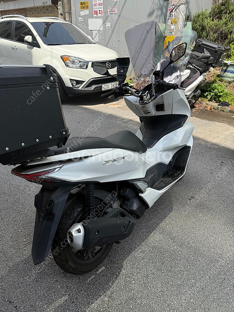 [의정부]Pcx125 화이트 21년식 24000키로 판매합니다 배달셋팅--3