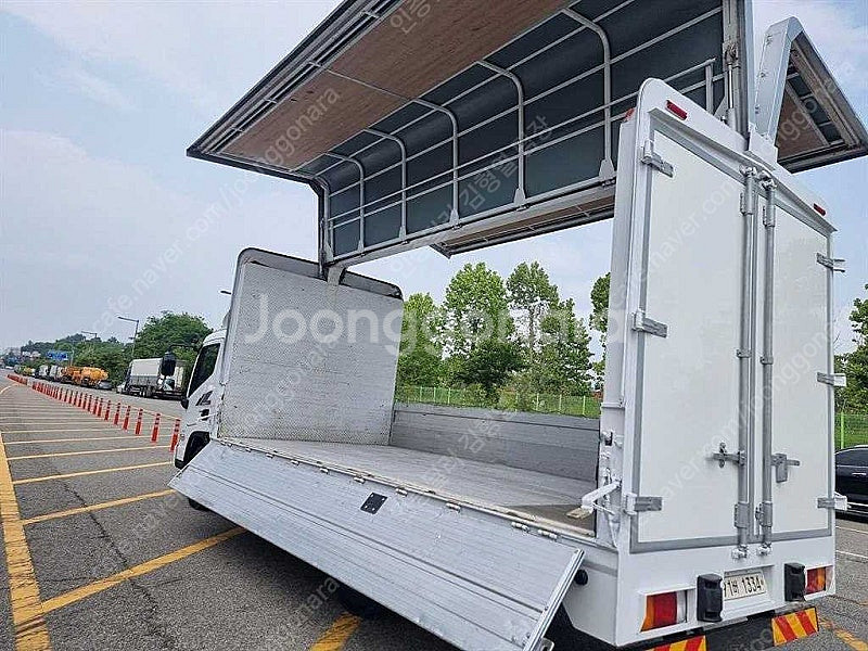 중고윙바디 흰색 2018년식 3.5톤 올 뉴 마이티 중...--9