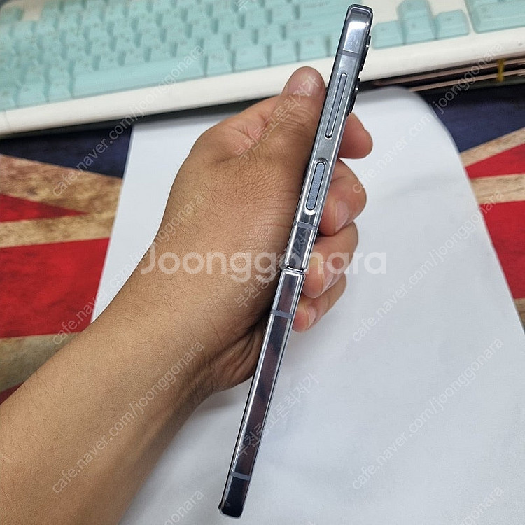 204386 갤럭시Z플립4 블루 SK 무잔상 중고폰 2...--5