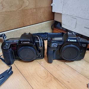 부품용 캐논 af 필름카메라 바디 2개 판매합니다(eos650 eos10qd)ㅡ일괄 35000원