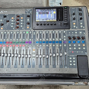 X32 풀사이즈 판매(케이스 포함)
