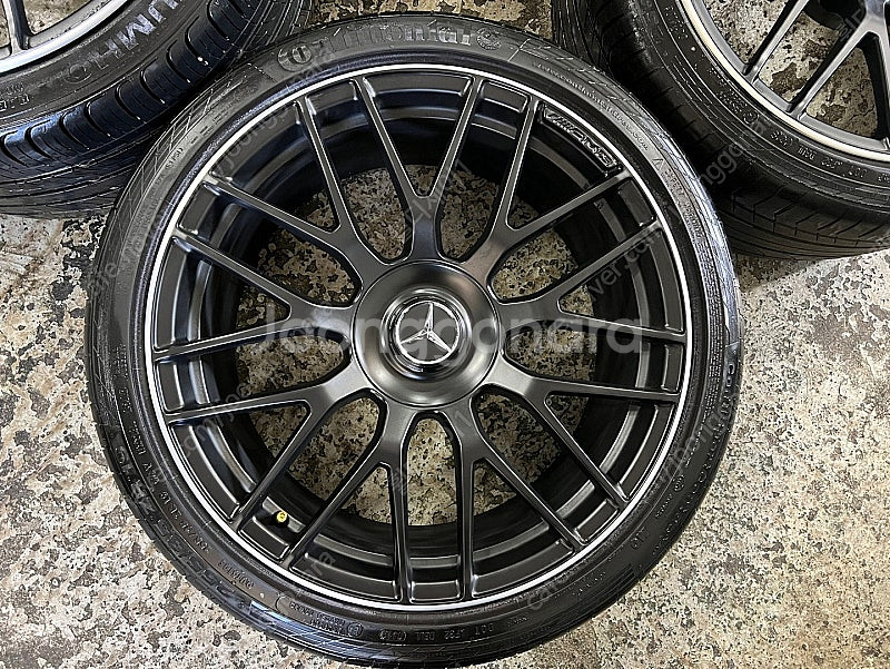 [판매]벤츠 C63AMG 퍼포먼스 19인치 휠타이어--2