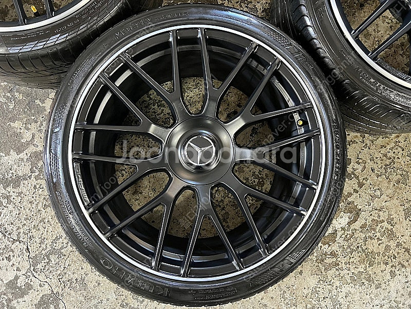 [판매]벤츠 C63AMG 퍼포먼스 19인치 휠타이어--3