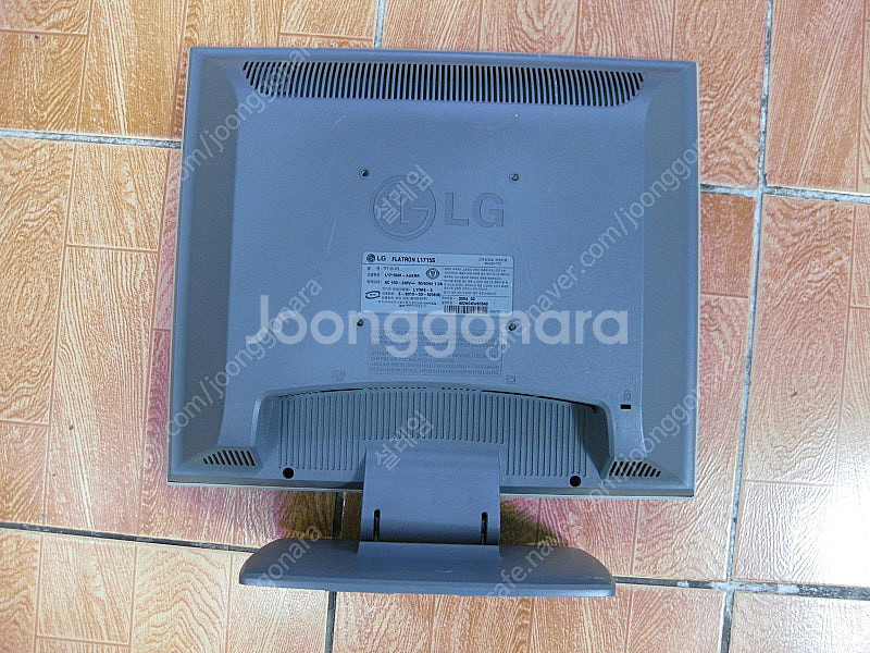 컴퓨터 모니터 사용하던거 2 대에 2 만원 판매서울--0