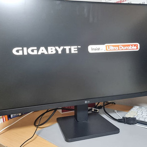 LG 27인치 최신 LED 모니터 27MR400 1대 팝니다.