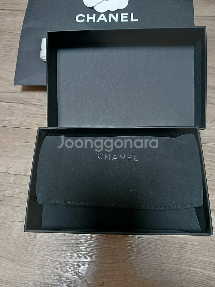 샤넬 똑딱이 금장 클래식 카드지갑--1