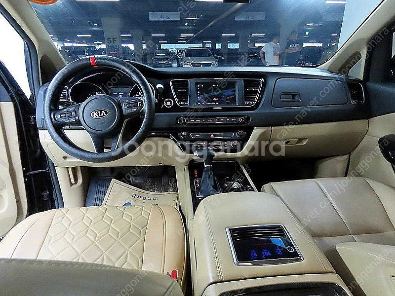 더뉴 카니발 중고 가격 중고 카니발 검정색 2019년식...--9