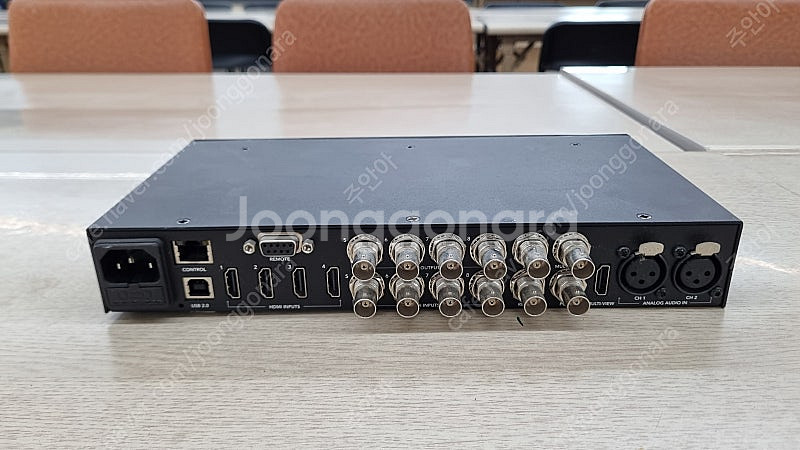 Blackmagic ATEM Television Stu...--3